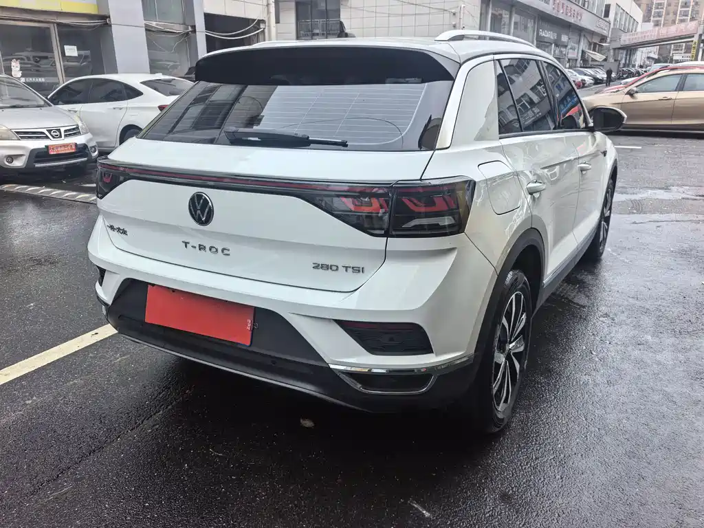 Volkswagen T-Roc 2024 280TSI DSG