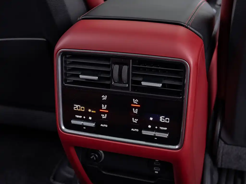 Porsche Cayenne — миниатюра 22