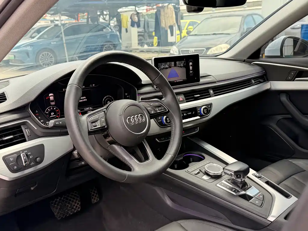 Audi A4L 2019 40 TFSI Fashion V