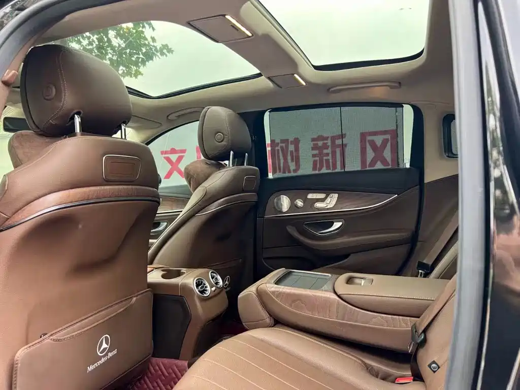 Mercedes-Benz E-Class — миниатюра 6