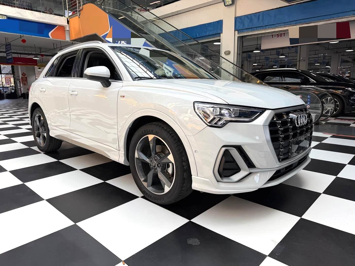 Audi Q3 1.4 л 2023 г. Белый, пробег 32000 км