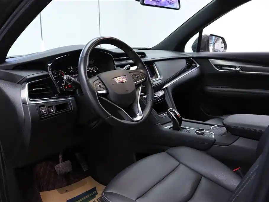 Cadillac XT6 2021 2.0T мест