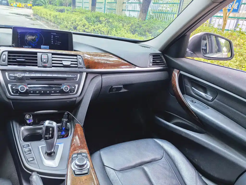 BMW 3 Series — миниатюра 10