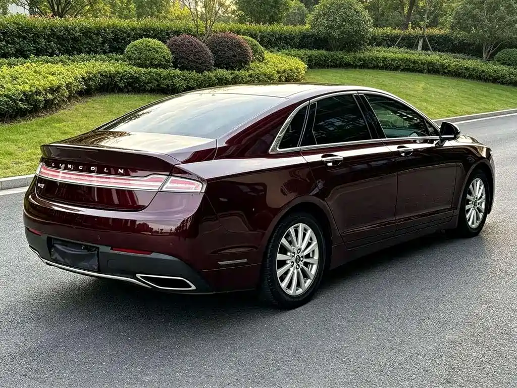 Lincoln MKZ — миниатюра 7