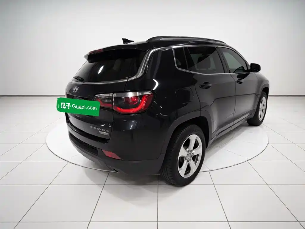 Jeep Compass — миниатюра 4