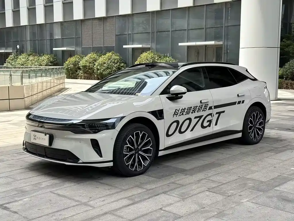 2025 Zeekr 007 - zdjęcie 1 z 18
