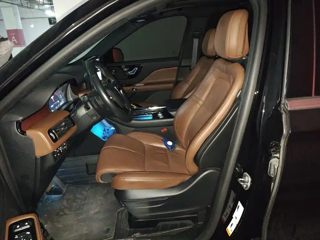 Lincoln Aviator — миниатюра 16