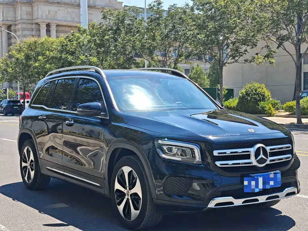MERCEDES-BENZ  GLB