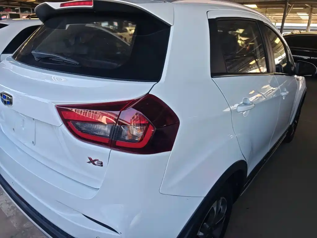 Geely Vision X3 — миниатюра 8