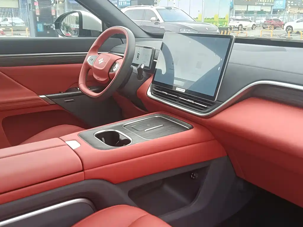 Dongfeng eπ008 2024 636Max Electric 6 мест