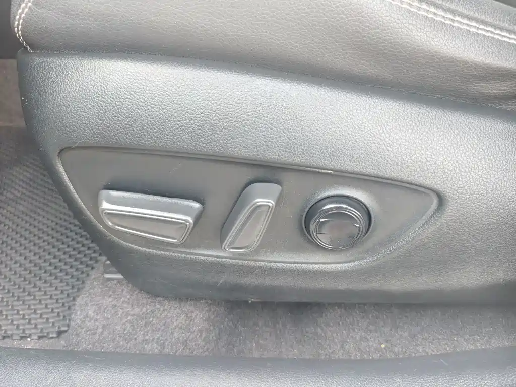 Toyota RAV4 — миниатюра 5