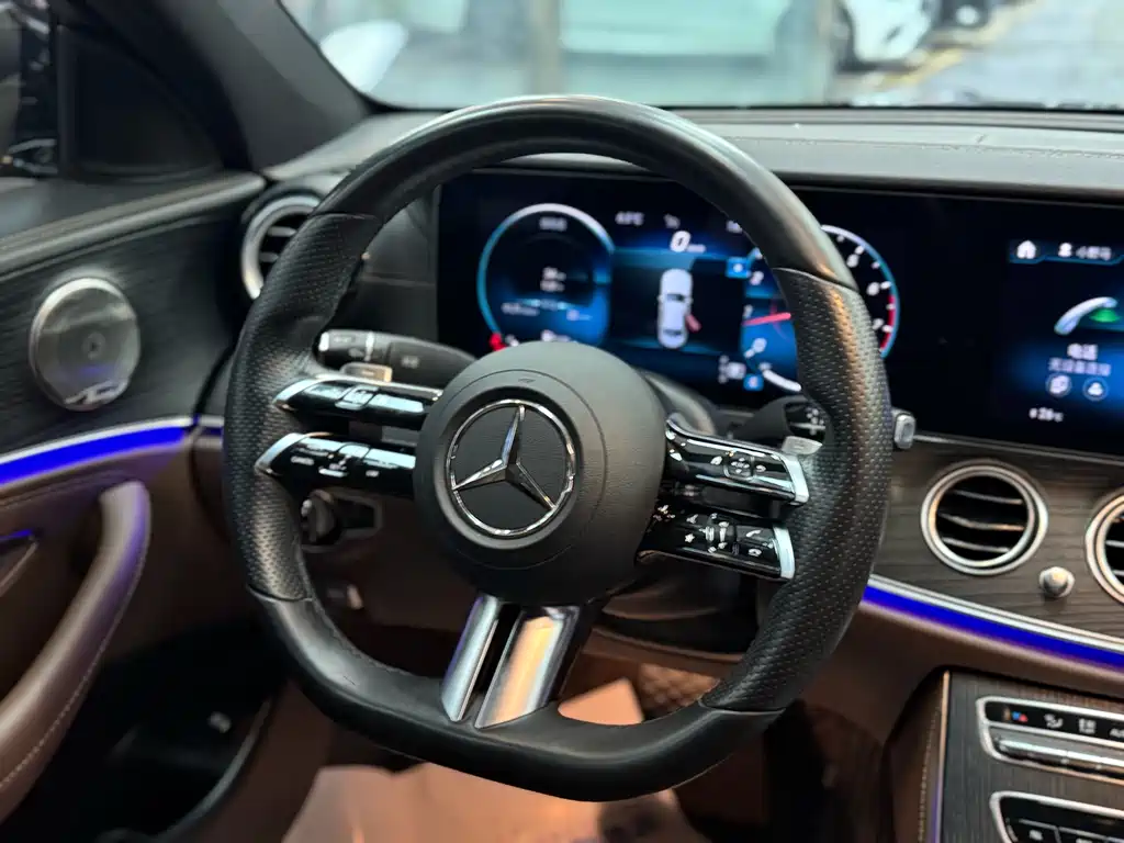 MERCEDES-BENZ E CLASS