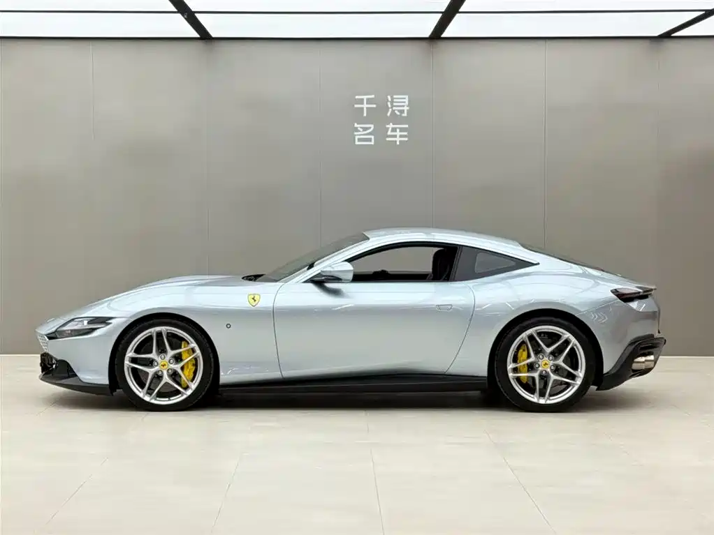 FERRARI ROMA