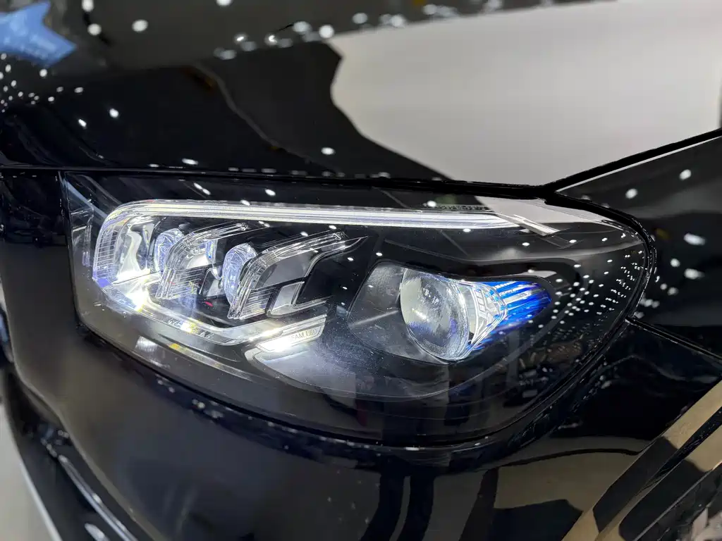 Mercedes-Benz GLS — миниатюра 23