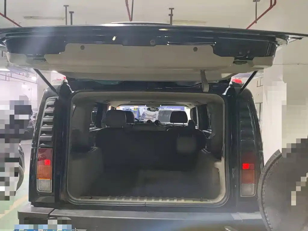 Hummer H2 2004 6.0 AT