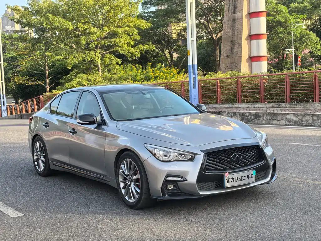 INFINITI Q50L