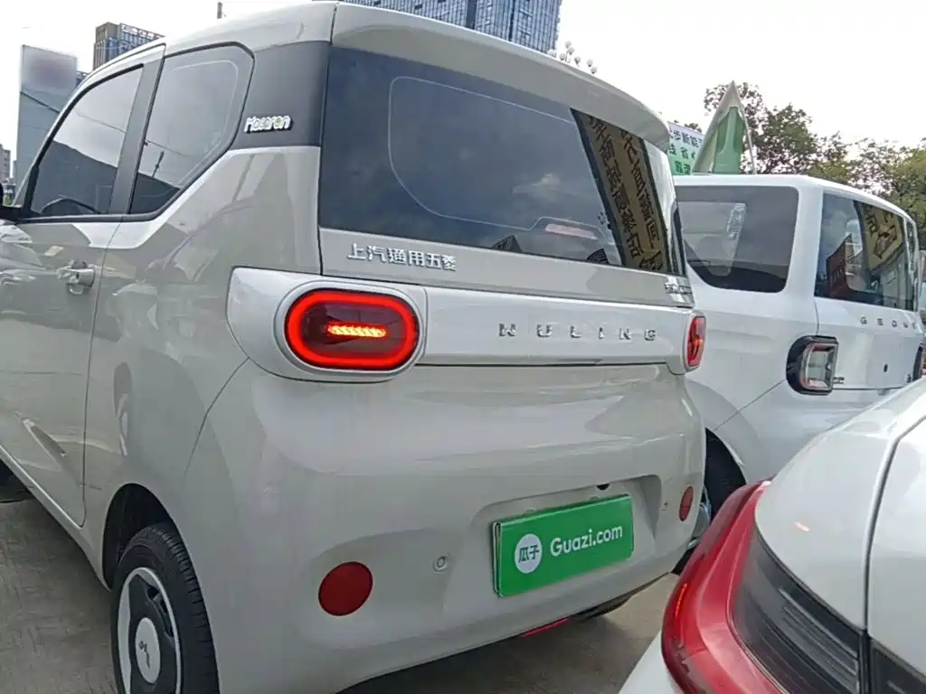 Wuling MINIEV — миниатюра 6