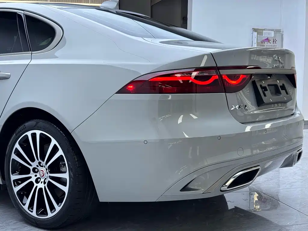 Jaguar XFL — миниатюра 20