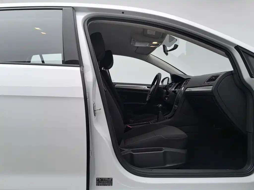 Volkswagen Golf — миниатюра 23