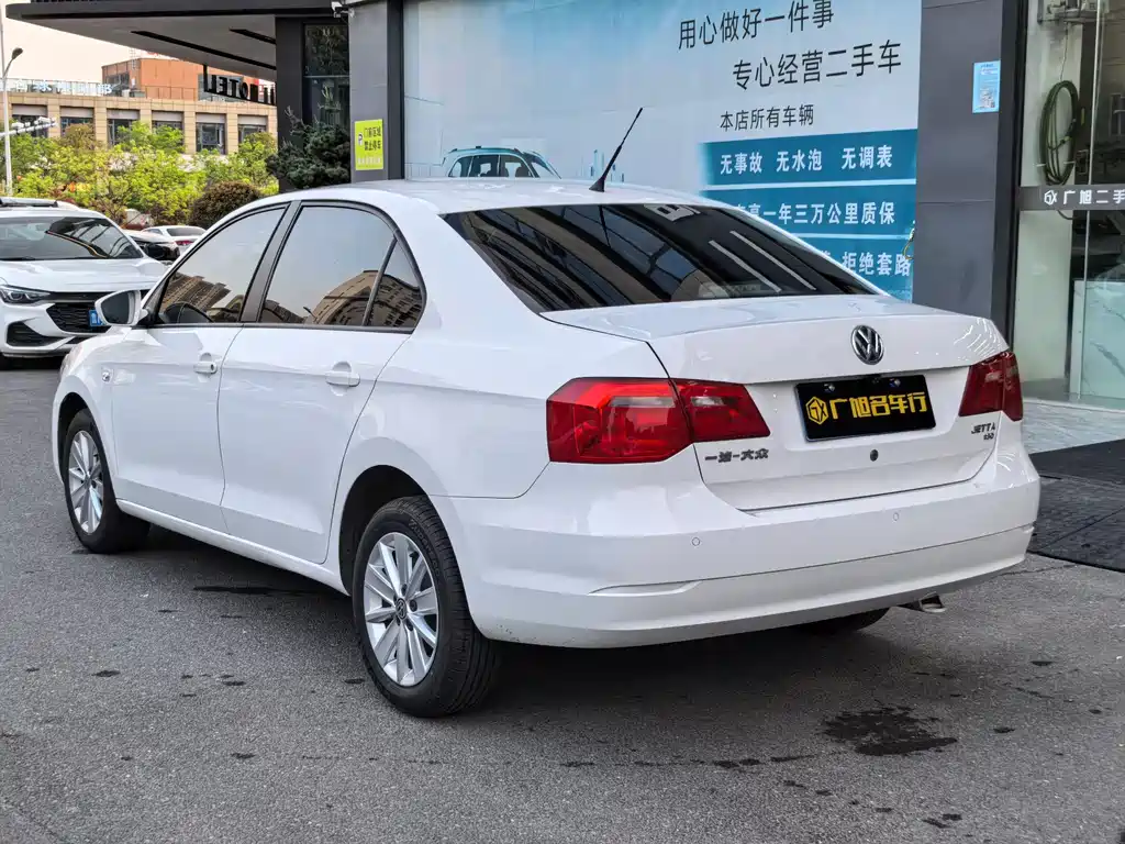 Volkswagen Jetta 2015 1.6L MT Comfort