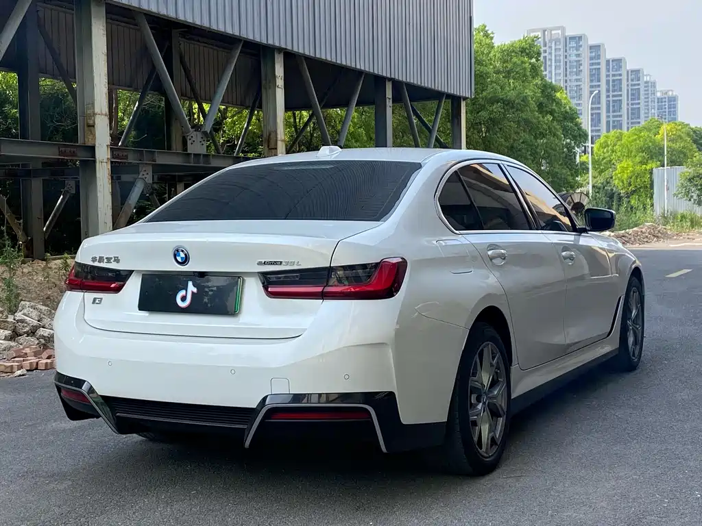BMW i3 2024 eDrive 35 L