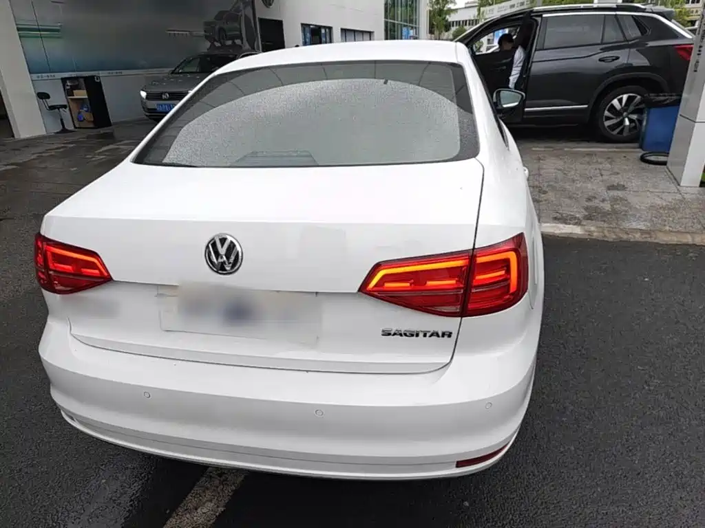 Volkswagen Sagitar — миниатюра 6