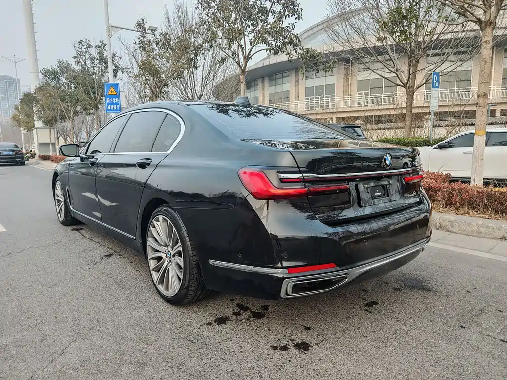 BMW 7 SERIES