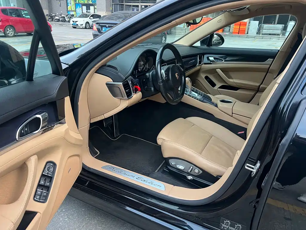Porsche Panamera 2013 Panamera Platinum Edition 3.6L