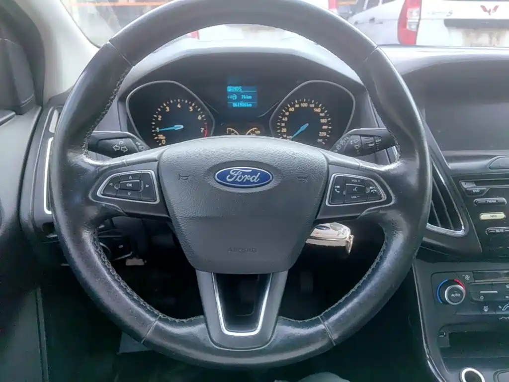 Ford Focus — миниатюра 11