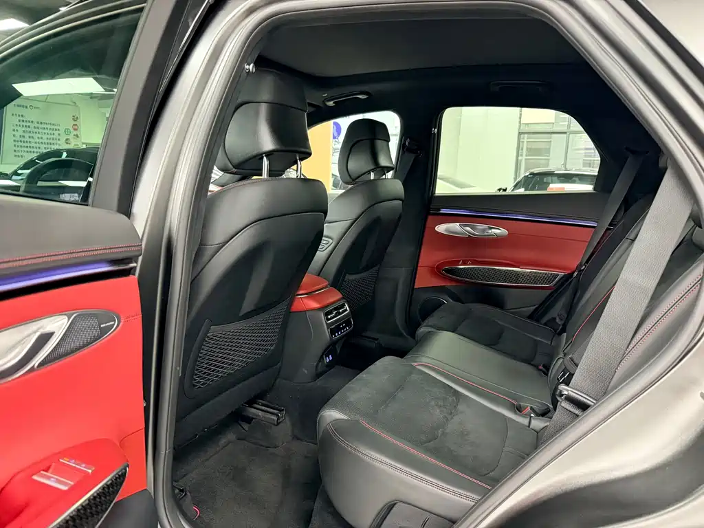 Genesis GV70 — миниатюра 9
