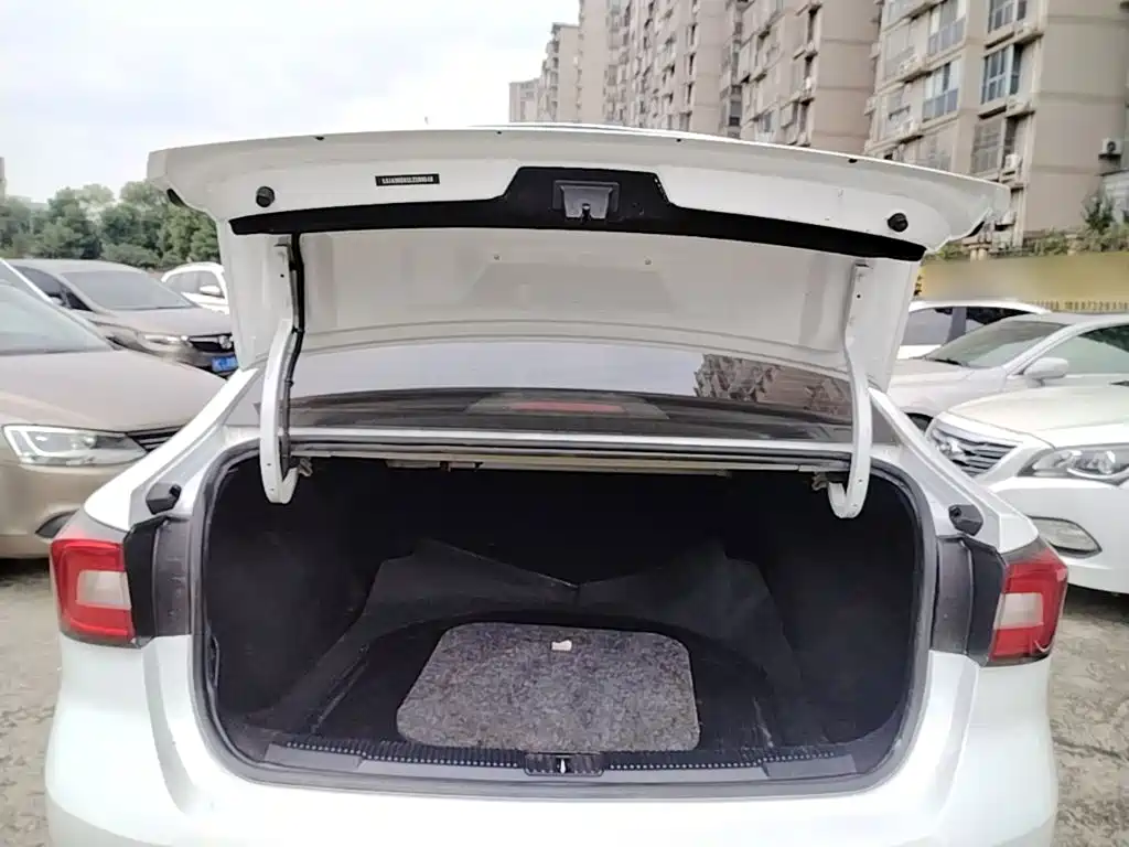 Roewe i5 — миниатюра 19