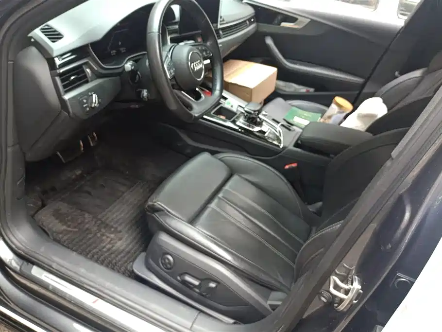 Audi A4L 2023 40 TFSI Luxury