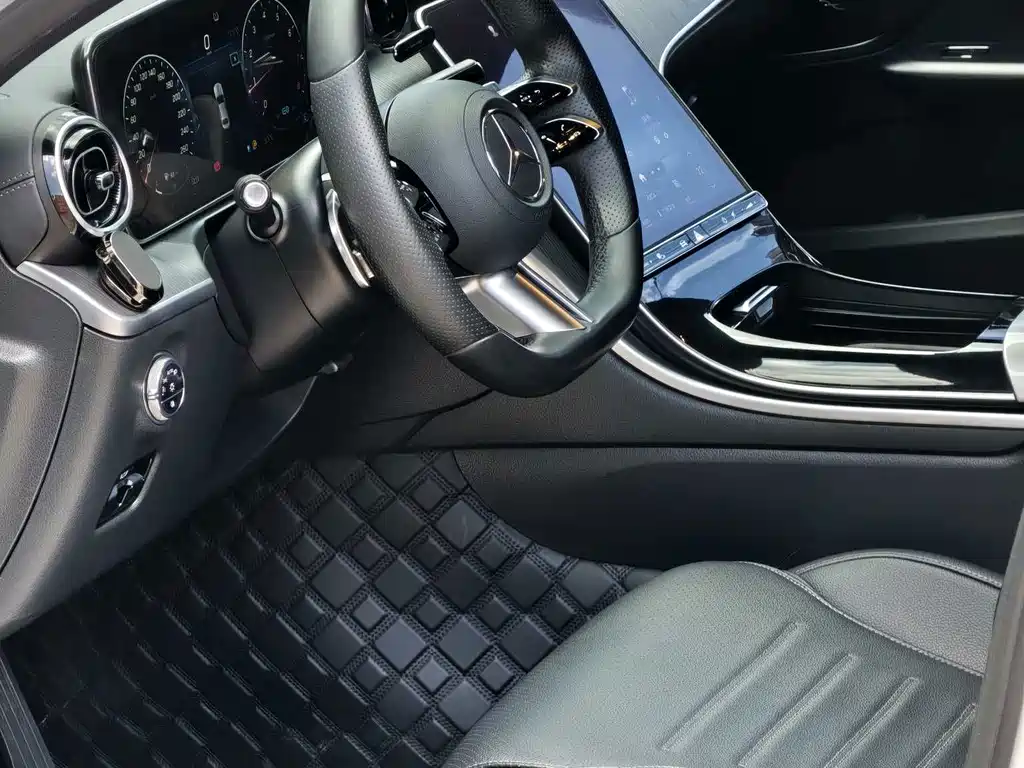Mercedes-Benz C-Class — миниатюра 4