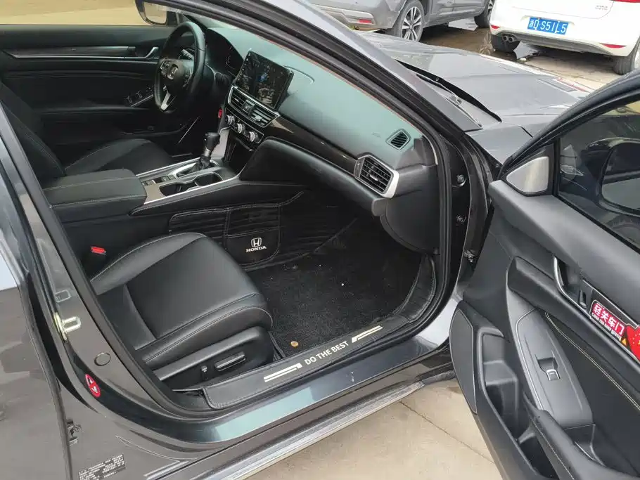 Honda Accord — миниатюра 8