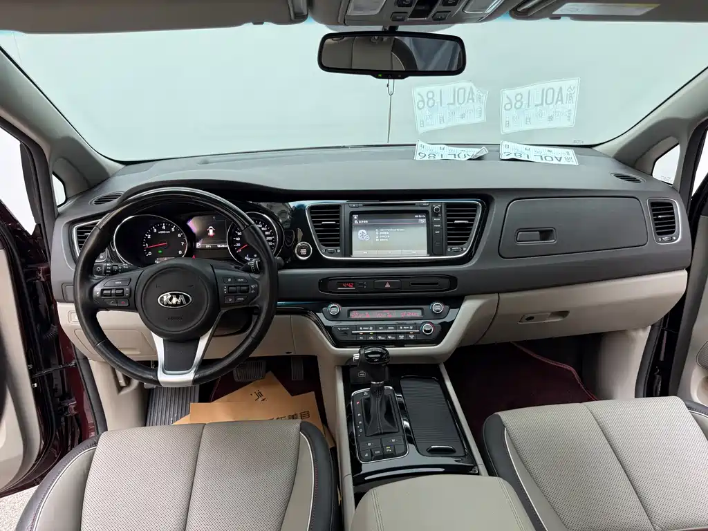 Kia Carnival — миниатюра 12