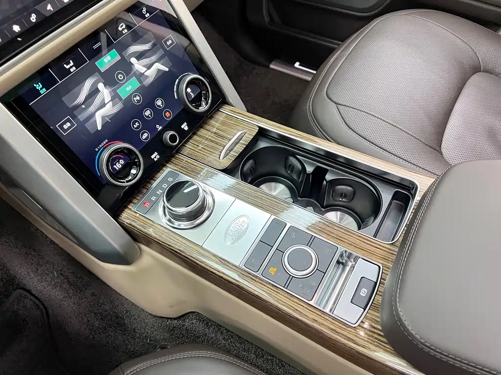 Land Rover Range Rover — миниатюра 27