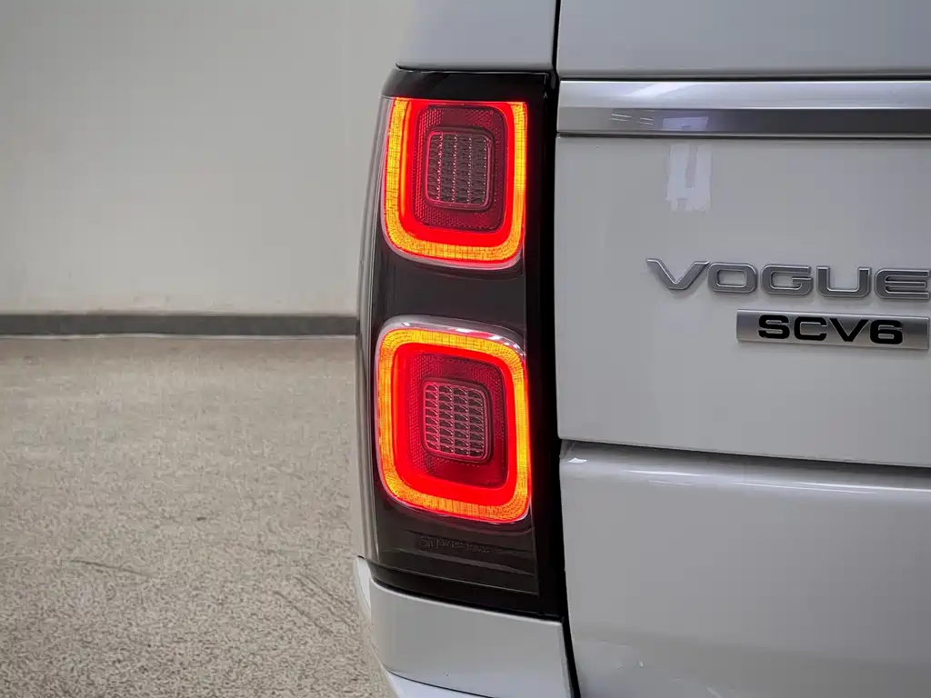 Land Rover Range Rover — миниатюра 44