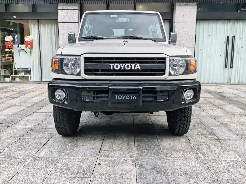 Toyota Land Cruiser LC71 2023 4.0L