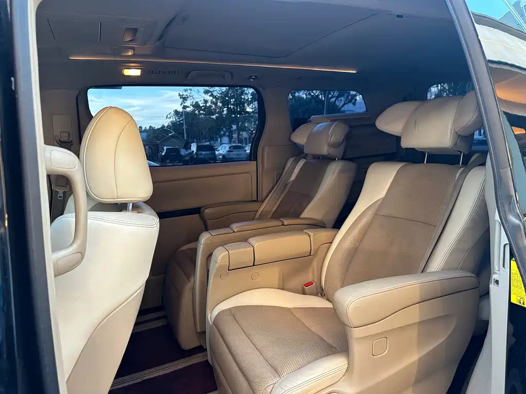 Toyota Alphard 2012 3.5L Luxury