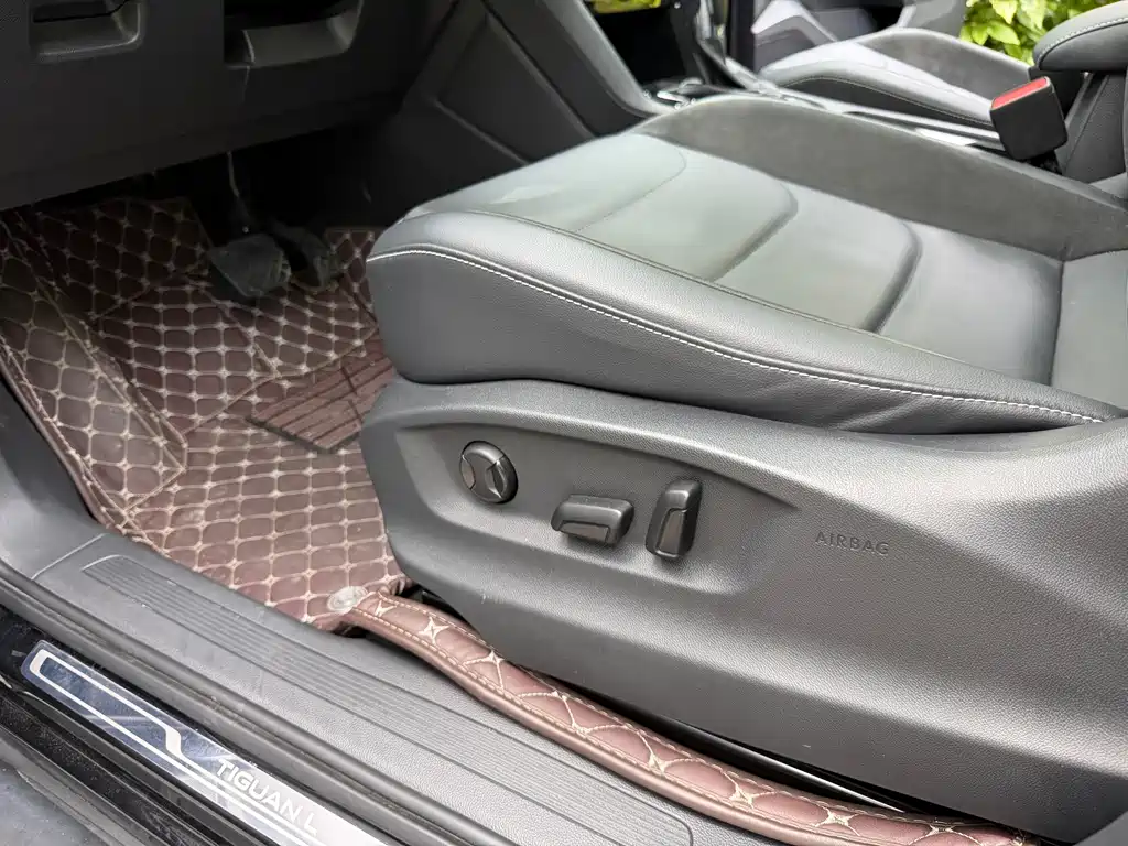 Volkswagen Tiguan L — миниатюра 10