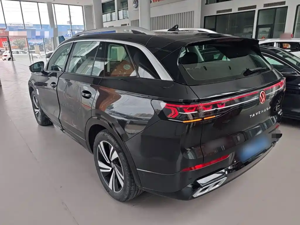 Volkswagen Tavendor 2023 380TSI R-Line