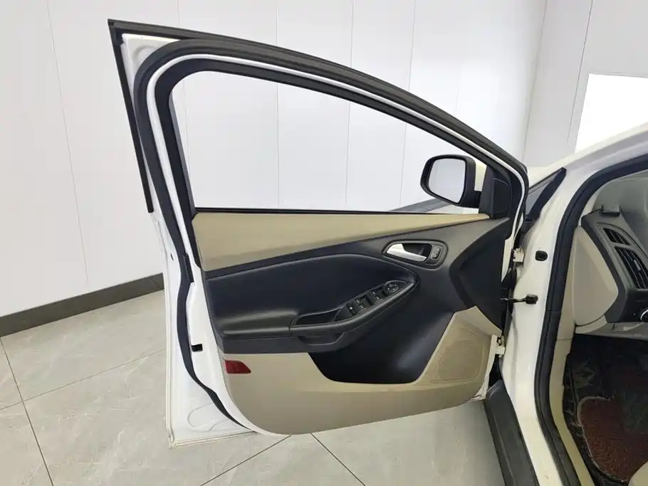 Ford Focus — миниатюра 7