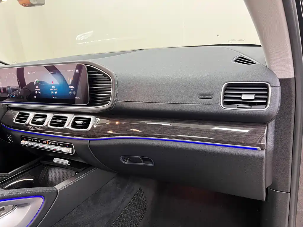 Mercedes-Benz GLE (Import) — миниатюра 22