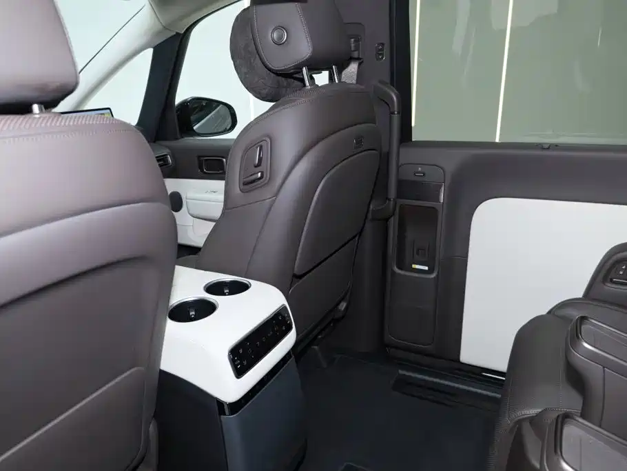 Li Auto Li MEGA — миниатюра 24