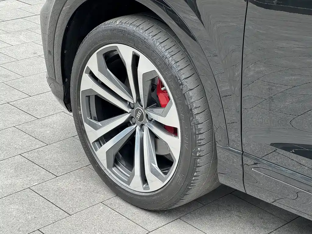 Audi Q8 2022 55 TFSI Premium