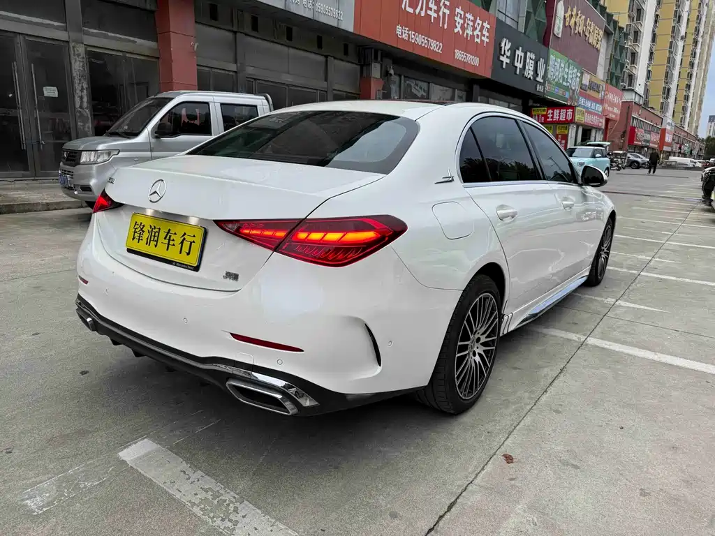 Mercedes-Benz C-Class — миниатюра 6