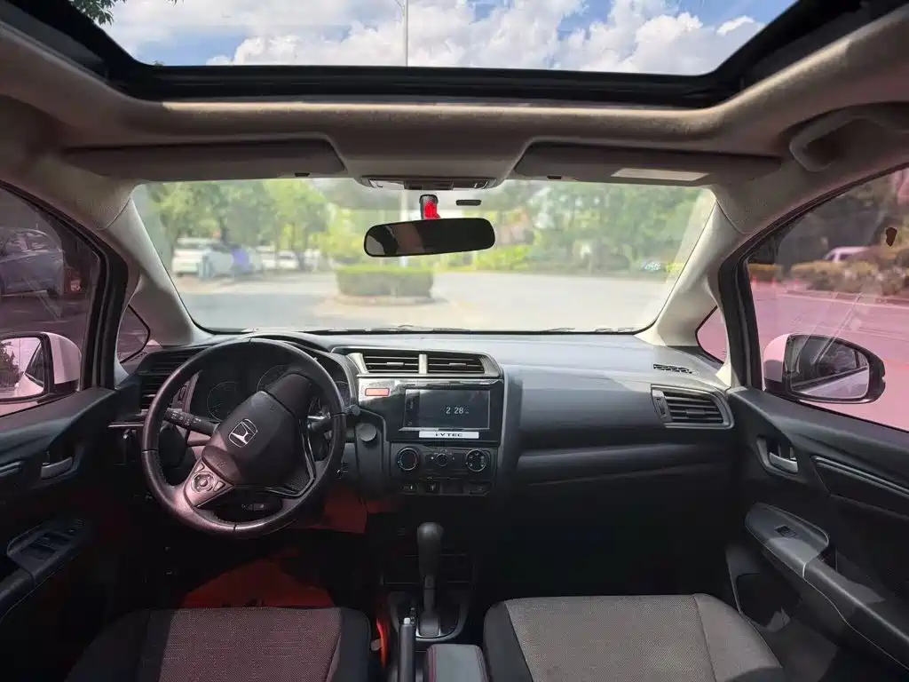 Honda Fit — миниатюра 10