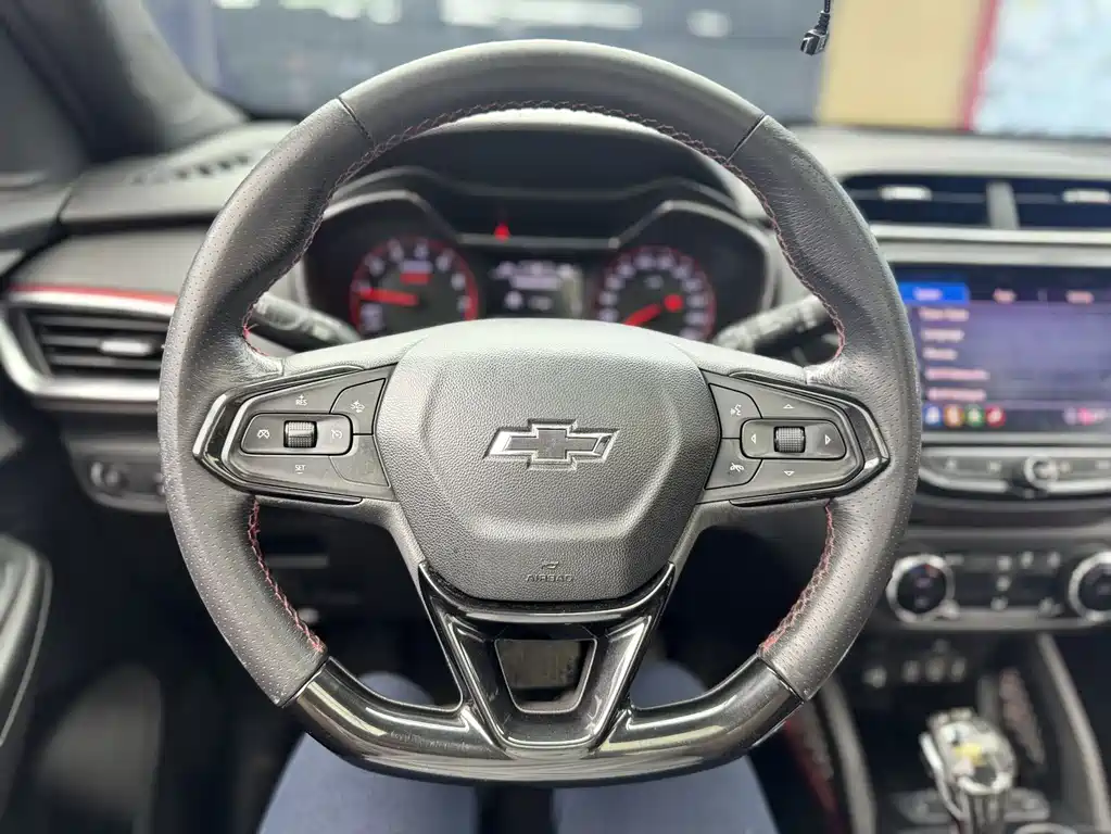 Chevrolet Tracker — миниатюра 11