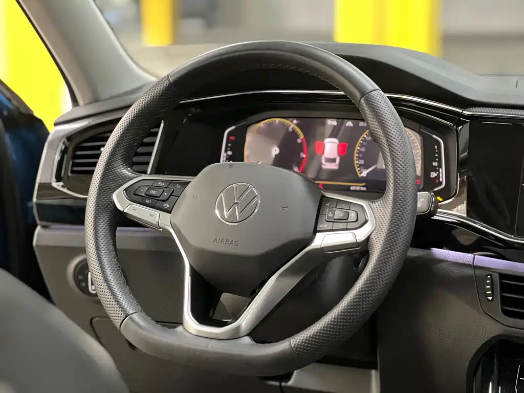 Volkswagen X — миниатюра 6