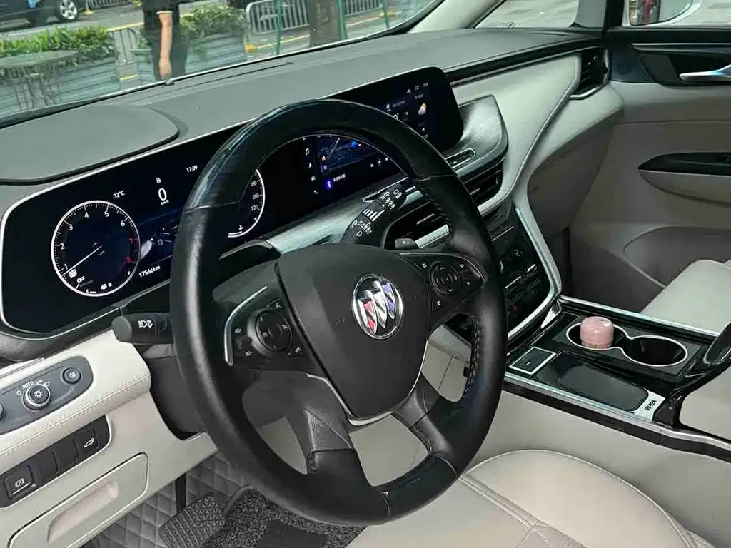 Buick GL8 — миниатюра 5